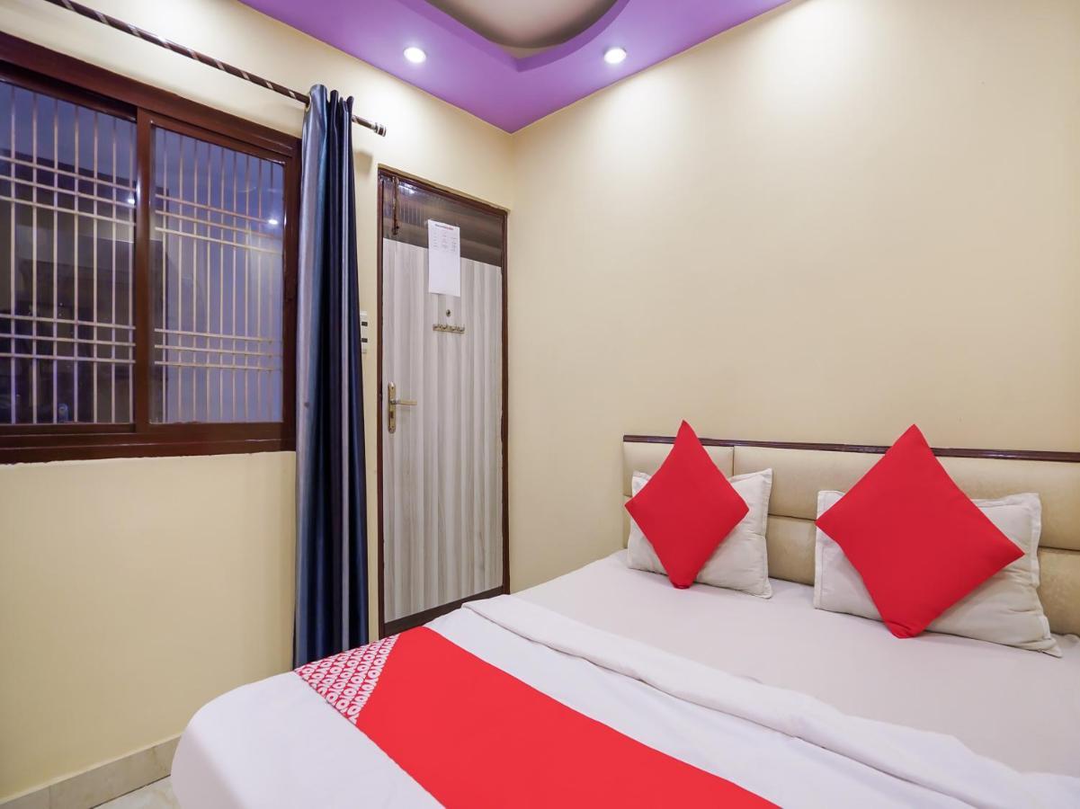 Oyo 75627 New Ankit Guest House 바라나시 외부 사진