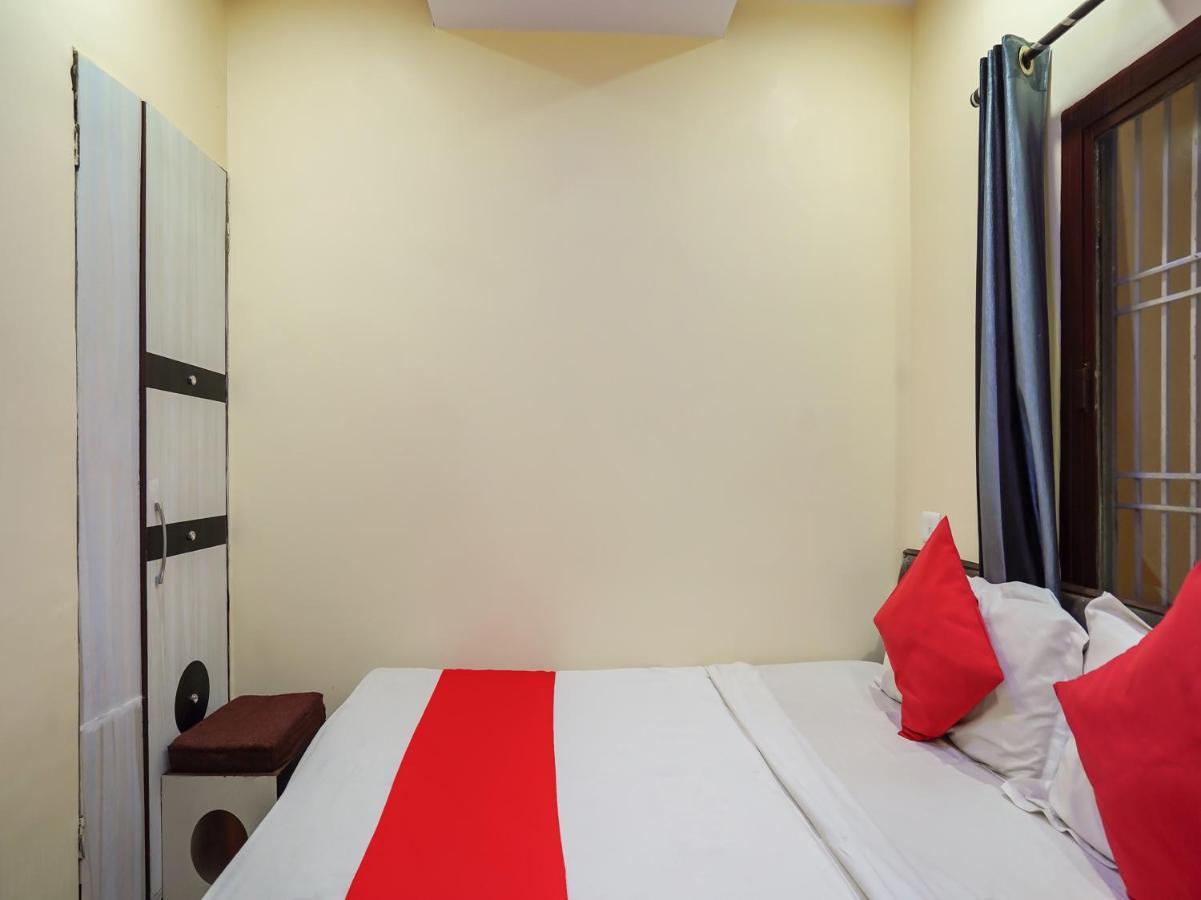 Oyo 75627 New Ankit Guest House 바라나시 외부 사진