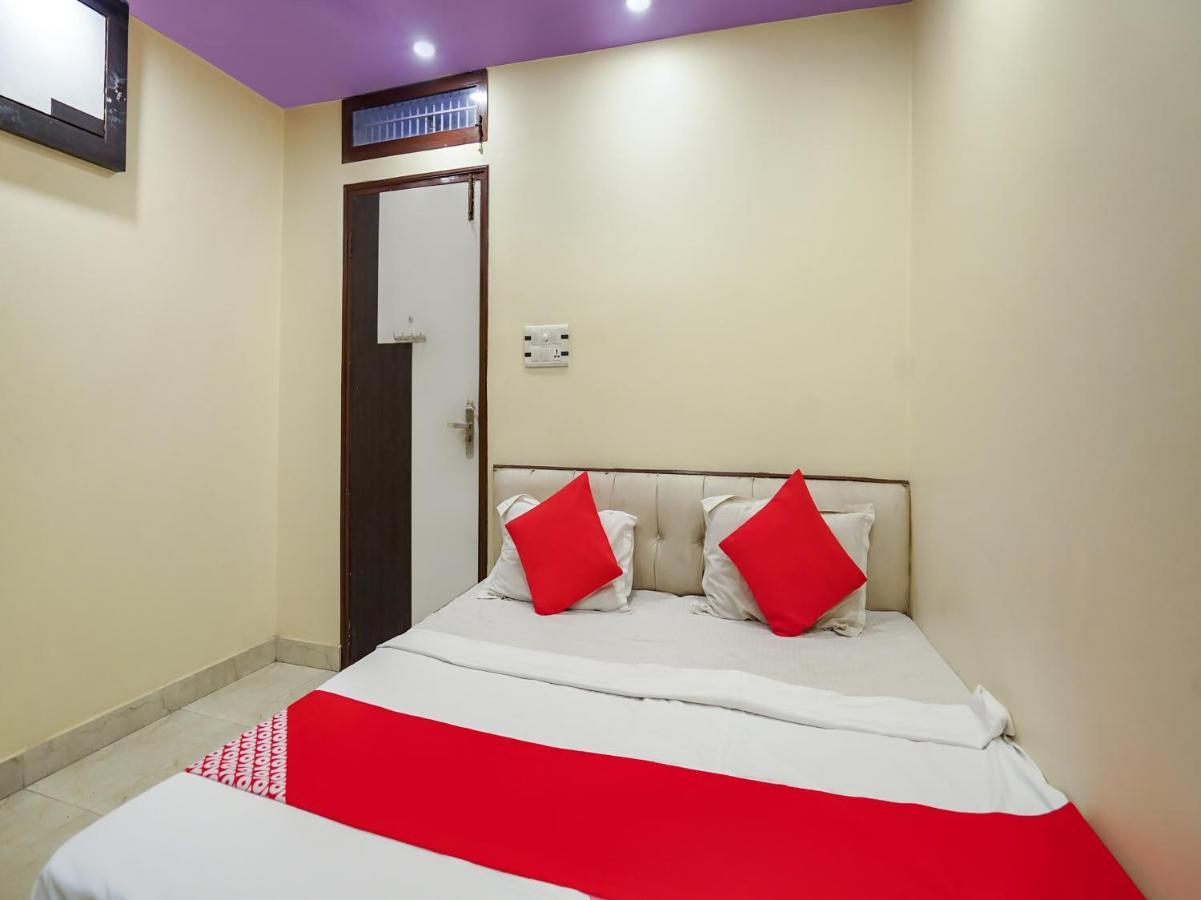 Oyo 75627 New Ankit Guest House 바라나시 외부 사진