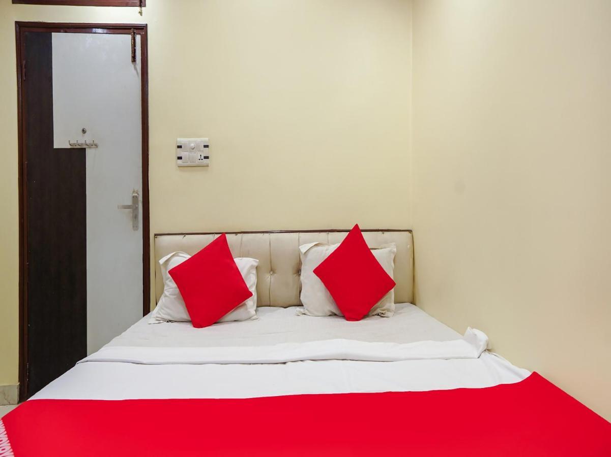 Oyo 75627 New Ankit Guest House 바라나시 외부 사진