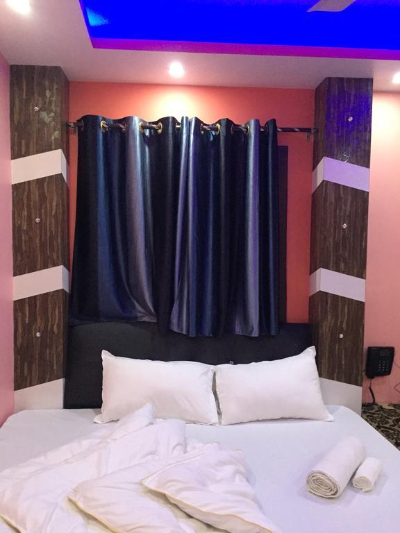 Oyo 75627 New Ankit Guest House 바라나시 외부 사진