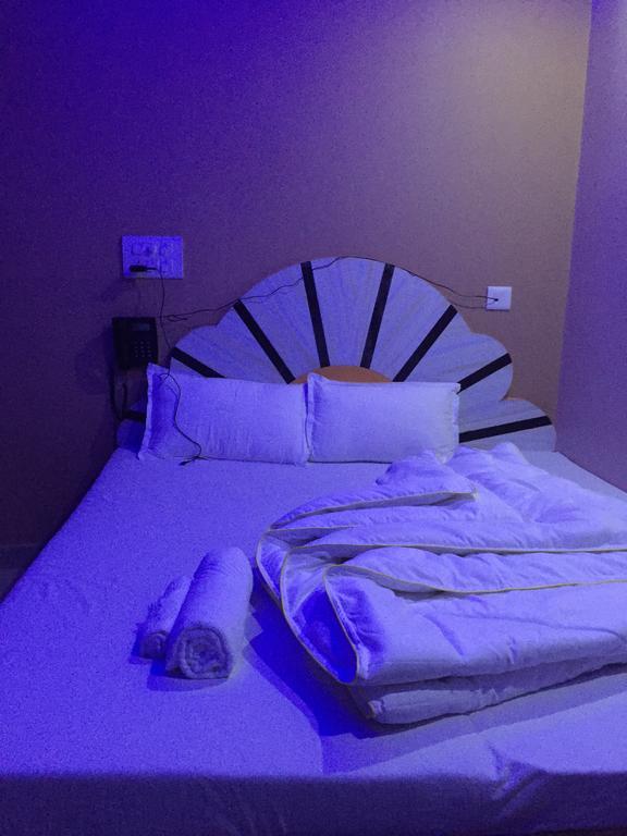 Oyo 75627 New Ankit Guest House 바라나시 외부 사진